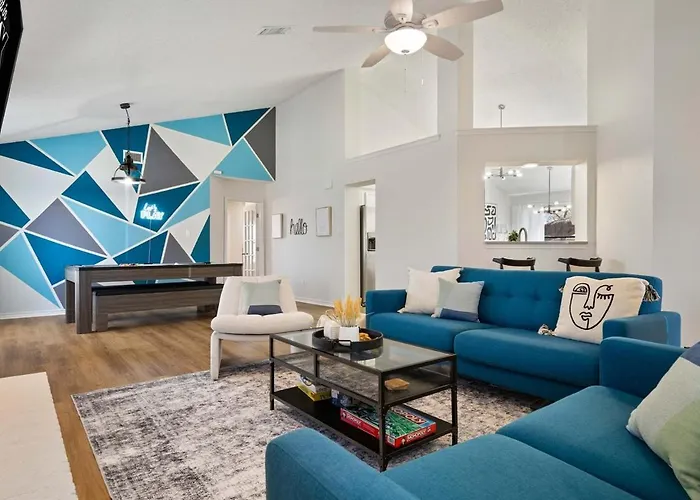 Fun And Stylish With Pool Table And Fire Pit! Holiday home *