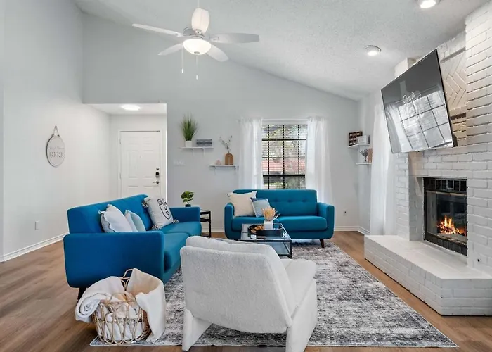 Fun And Stylish With Pool Table And Fire Pit! Round Rock