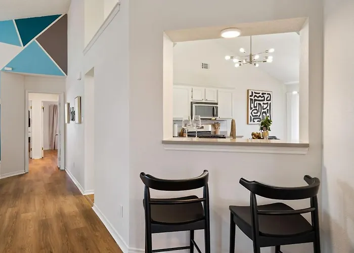 Fun And Stylish With Pool Table And Fire Pit! Holiday home *