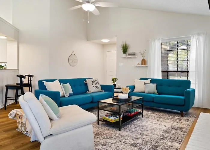 Fun And Stylish With Pool Table And Fire Pit! Holiday home Round Rock